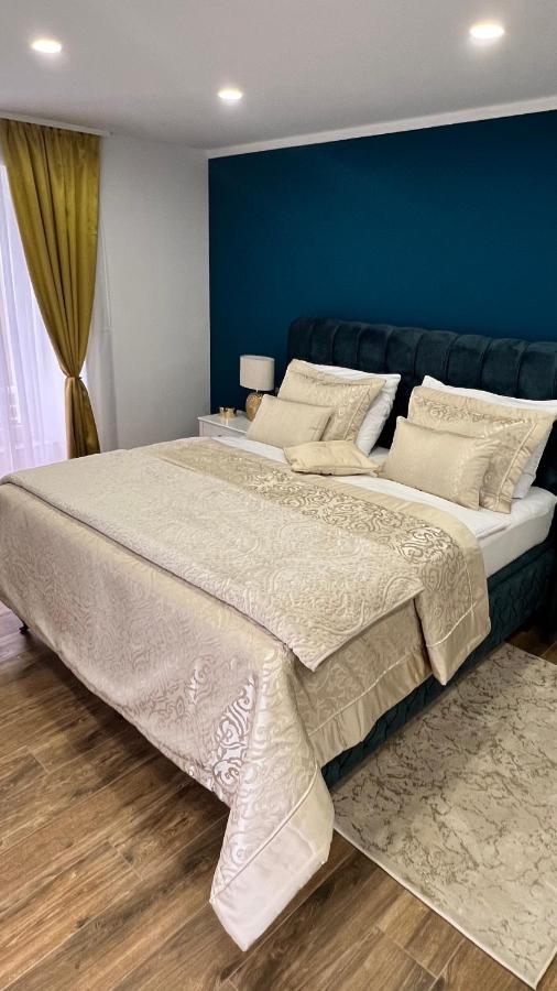 Gold Luxury Room Сплит Экстерьер фото